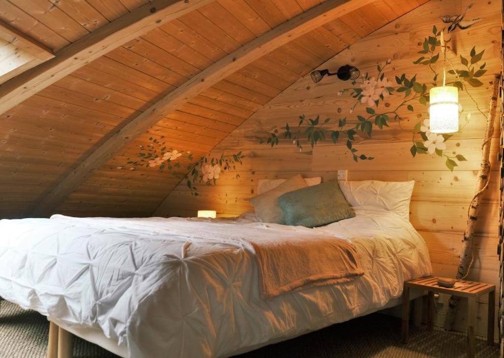 Au-Dela Des Nuages, Maison D'Hotes Insolite & Spa Aubessagne Eksteriør billede